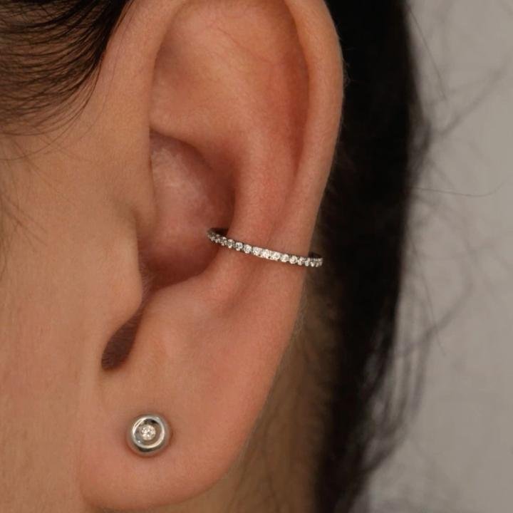 Coanch earhoop