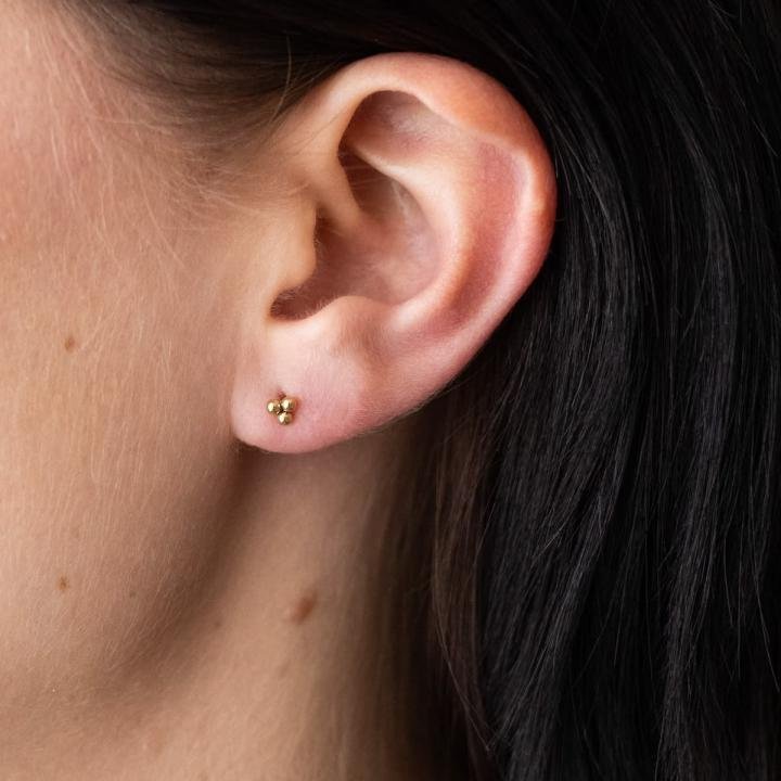 three dot studs