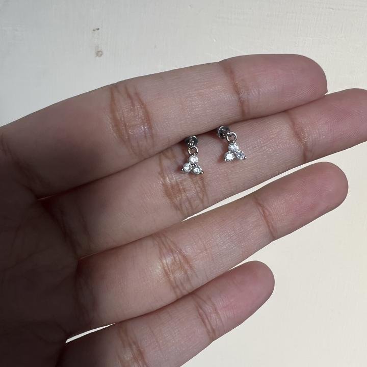 Upper helix hanging studs